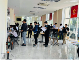 Người dân đổ xô đi làm thủ tục nhà đất
