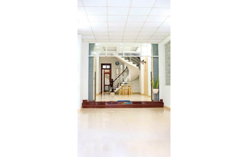 Bán nhà mặt tiền đúc 3,5 tấm Nguyễn Văn Quá, Quận 12, 4x25m, 13 tỷ