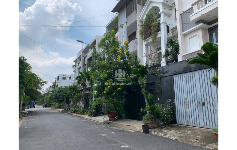 Bán Nhà Đúc 3 Tầng KDC An Sương Quận 12, 4,5x20, Gara Ô Tô, SH Hoàn Công, Giá 8.5 Tỷ