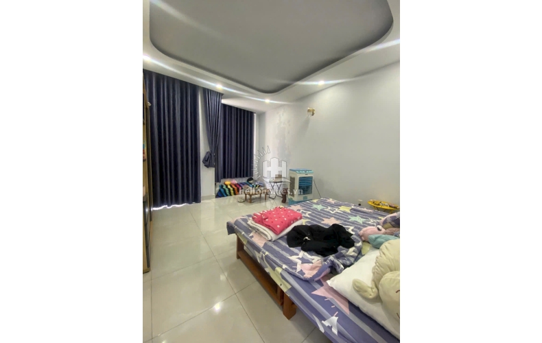Bán nhà đúc 4 tấm đường 8m thông Đông Hưng Thuận, Quận 12, 4x19m, SHR, 6 tỷ 500